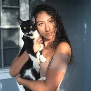 Meet your Posher, Lexie